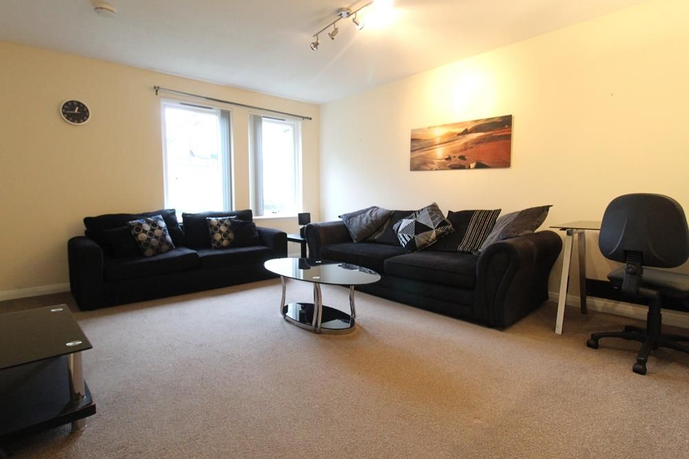 Property photo 2 of 9 Lounge Alt