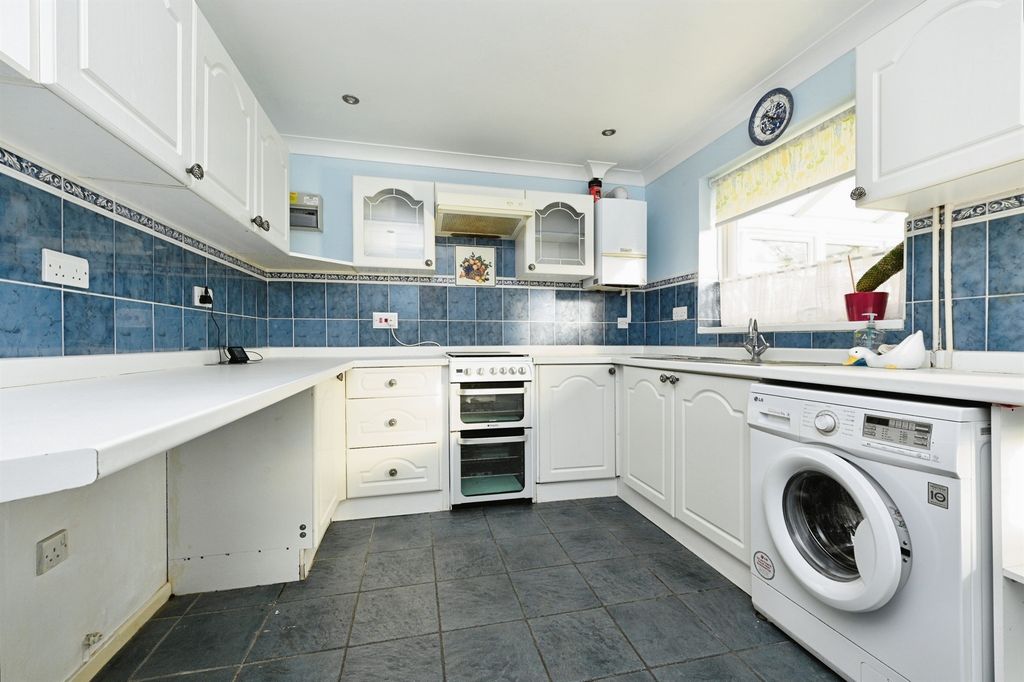 Property photo 2 of 17