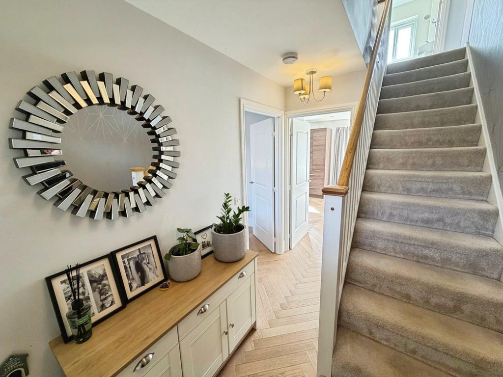 Property photo 3 of 51 Efe5Df5c--4842-Bce7-80Fb69264523-30738-00000Be4A41