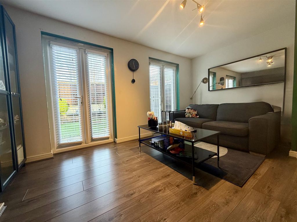 Property photo 2 of 9 Lounge