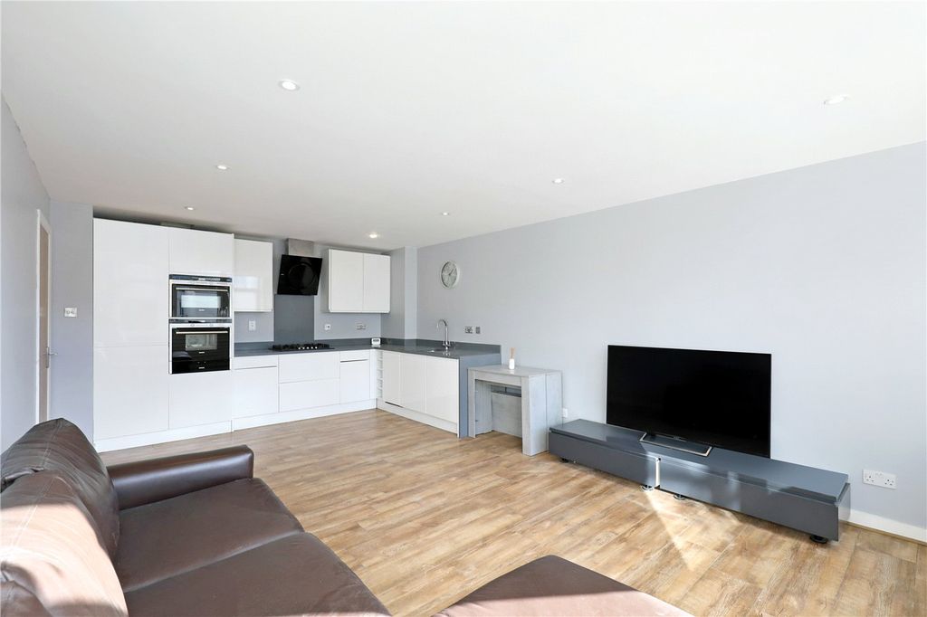 Property photo 1 of 11 Reception Room