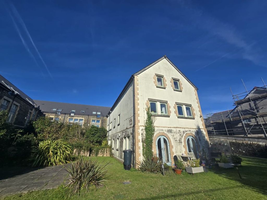 Property photo 1 of 4