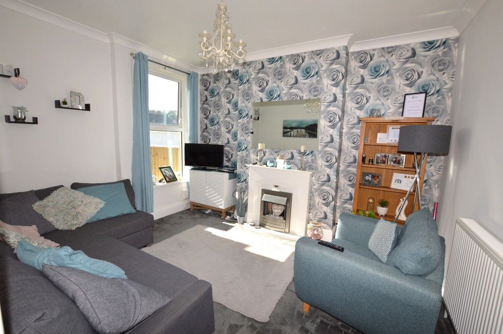 Property photo 2 of 12 Picture No. 09