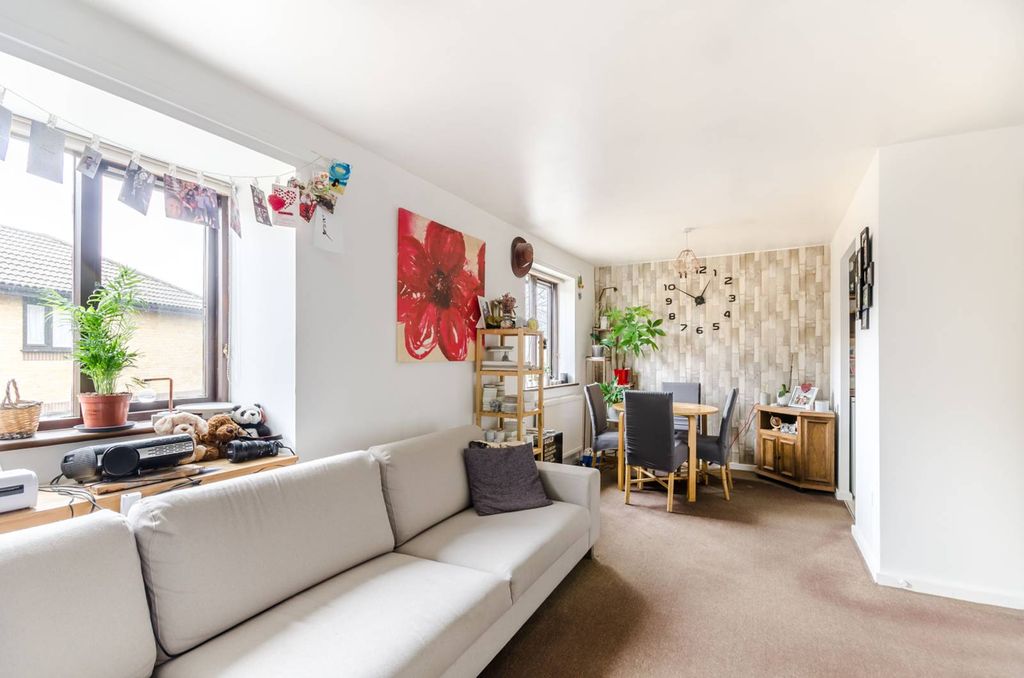 Property photo 1 of 5