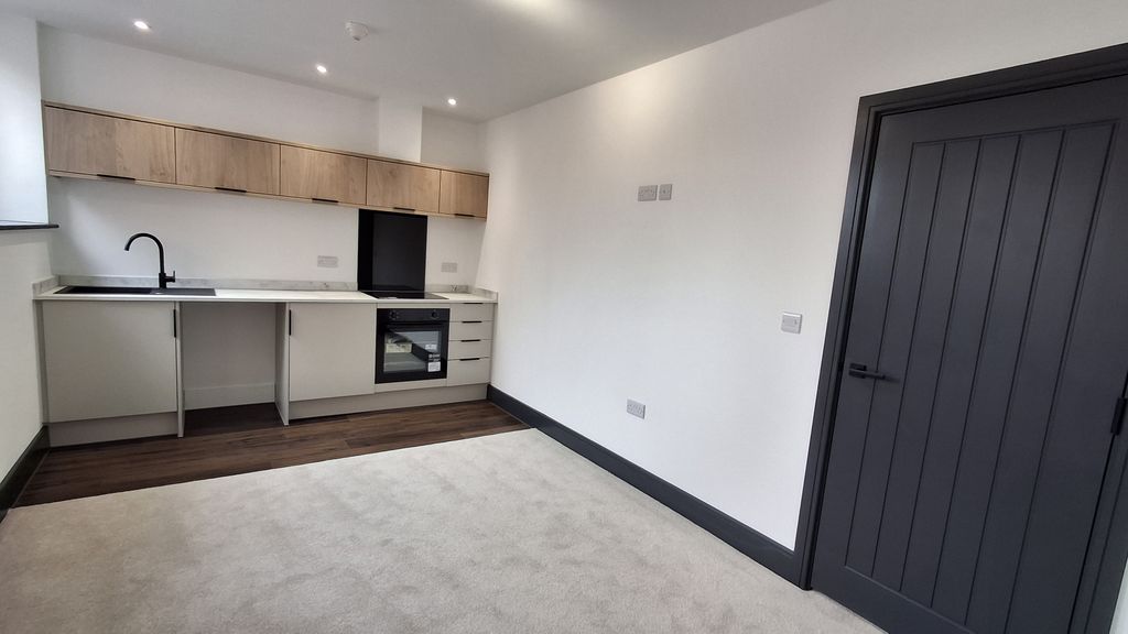 Property photo 2 of 10 Kitchen