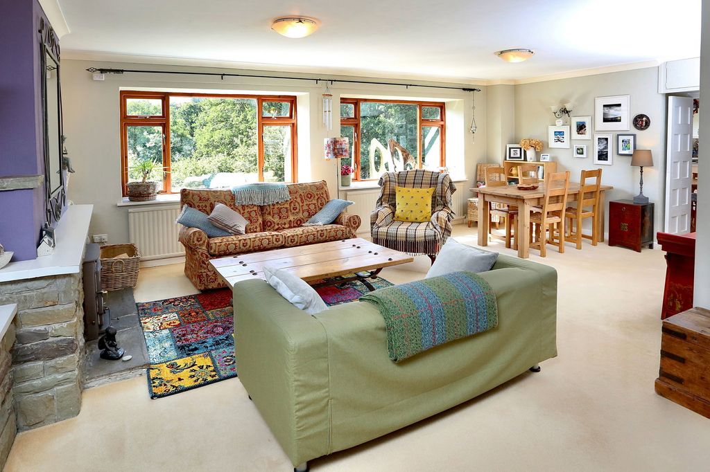 Property photo 2 of 45