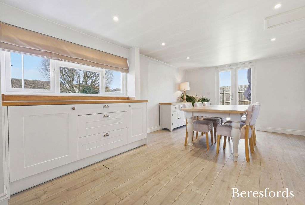 Property photo 2 of 22 Picture No. 19