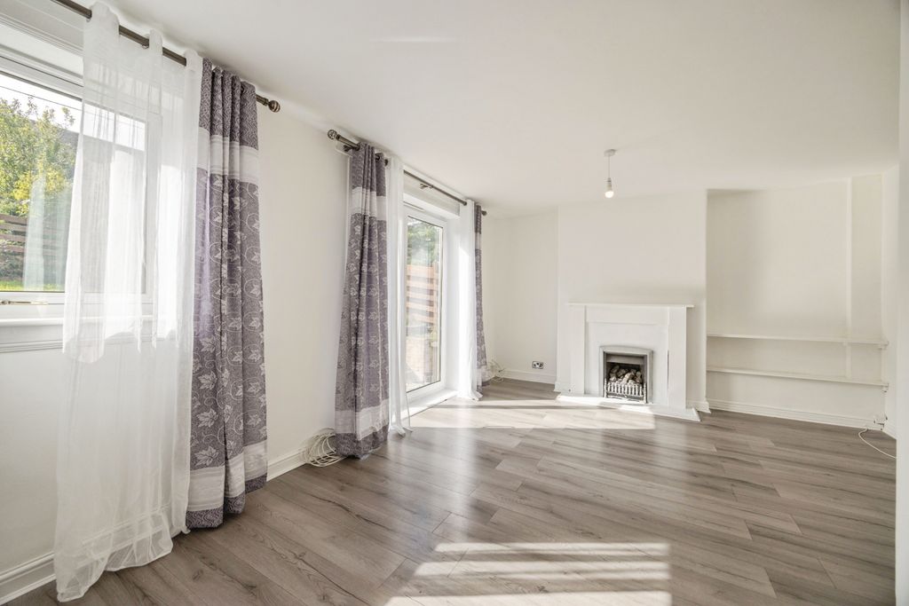 Property photo 2 of 19 2W8A1034