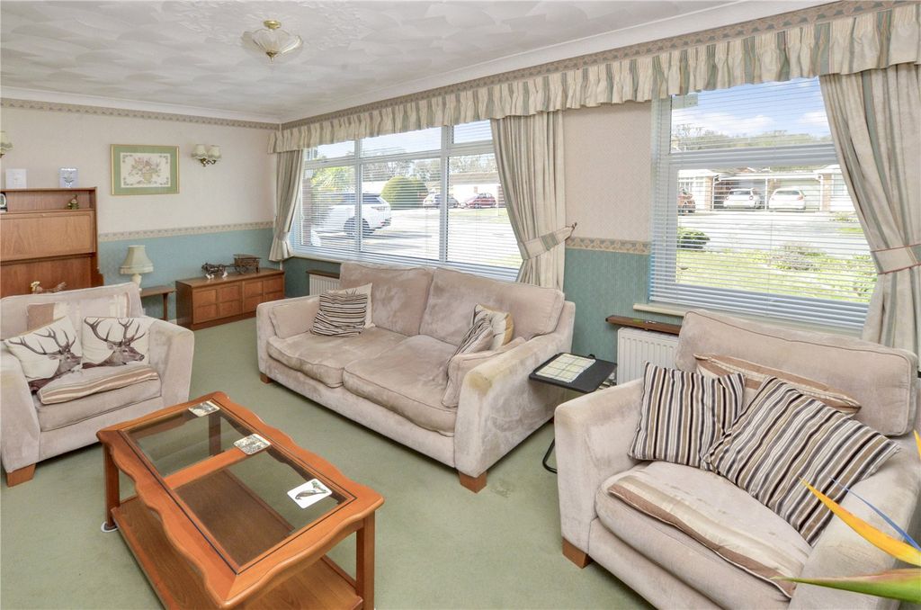 Property photo 2 of 12 Lounge/Dining Room