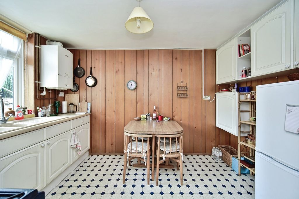 Property photo 3 of 17 Photo