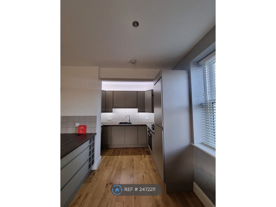 Property photo 2 of 24 Kitchen