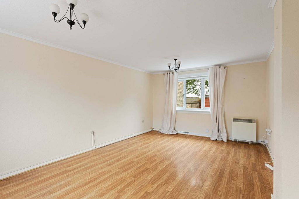 Property photo 2 of 26