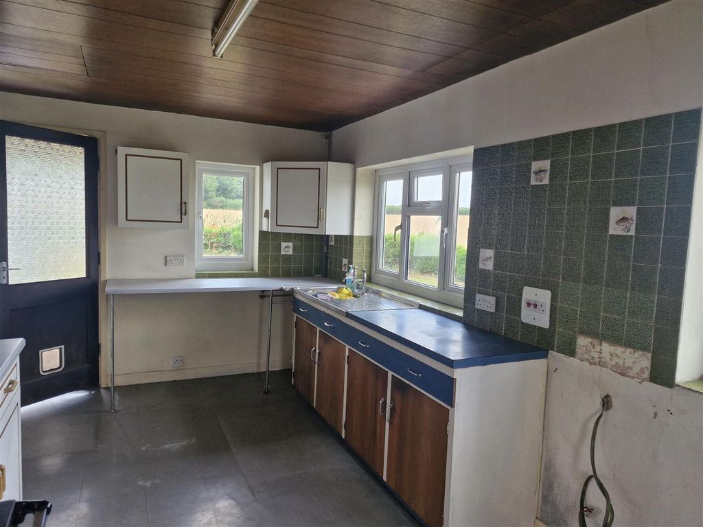 Property photo 3 of 22 Kitchen2.Jpg