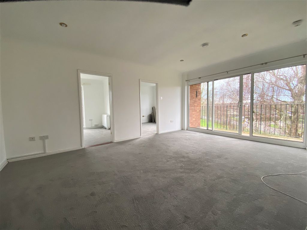 Property photo 2 of 12 Photo 02