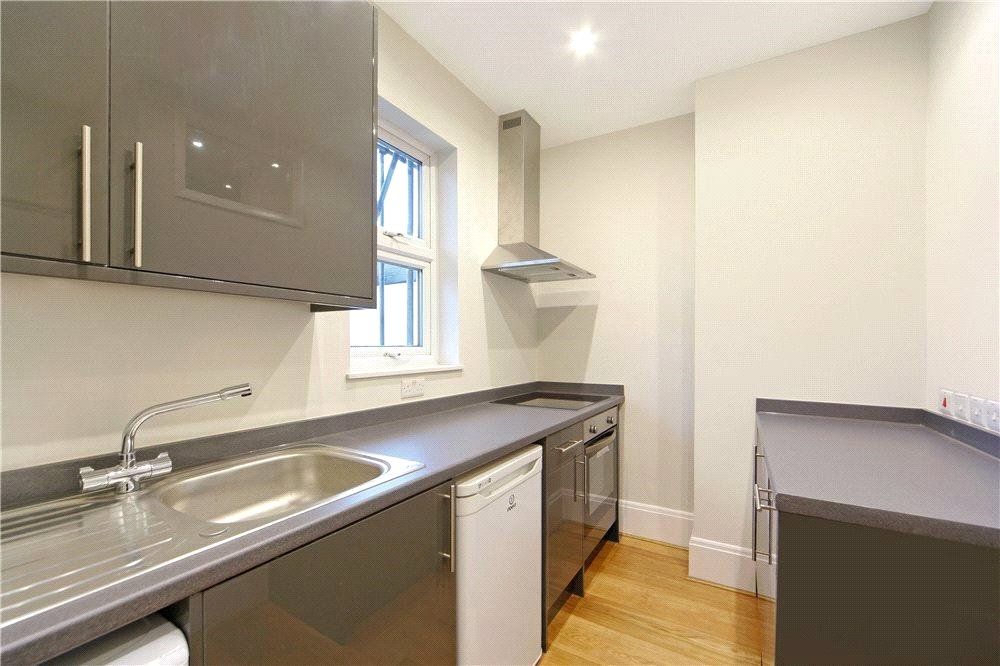 Property photo 3 of 7 Kitchen