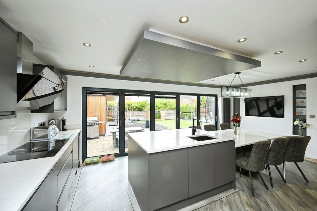 Property photo 2 of 24 Kitchen Diner