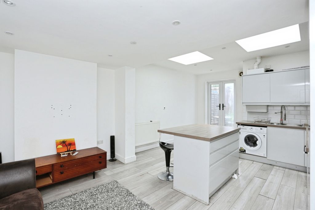 Property photo 2 of 15 Pbox-Img.Jpg