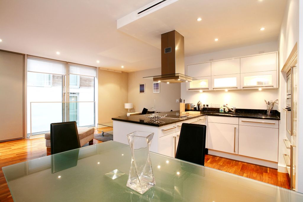 Property photo 2 of 4 Kitchen