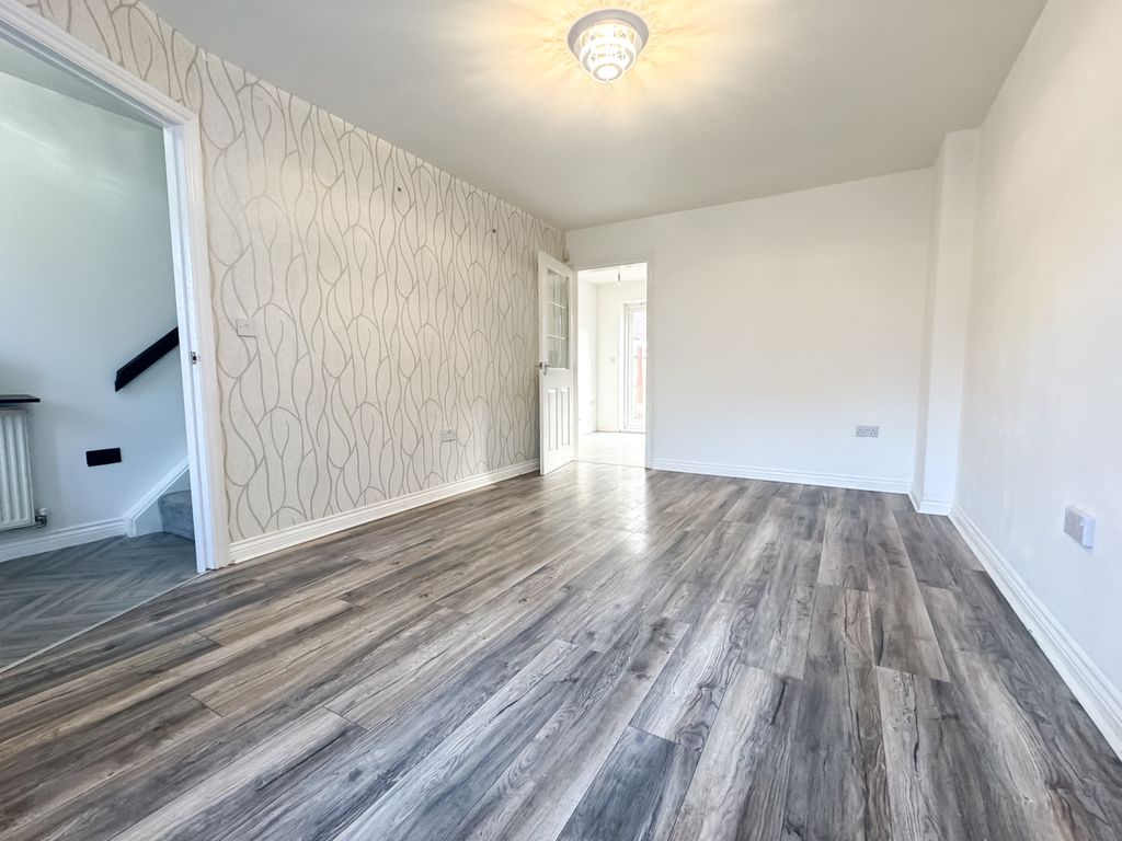 Property photo 2 of 19 Tenby Ewemove Redcar-9