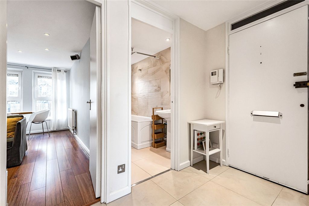 Property photo 2 of 22 Picture No. 18