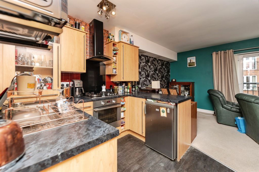 Property photo 2 of 17