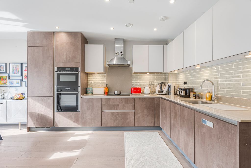 Property photo 3 of 20