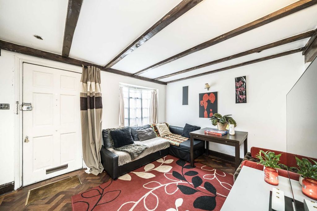 Property photo 2 of 6