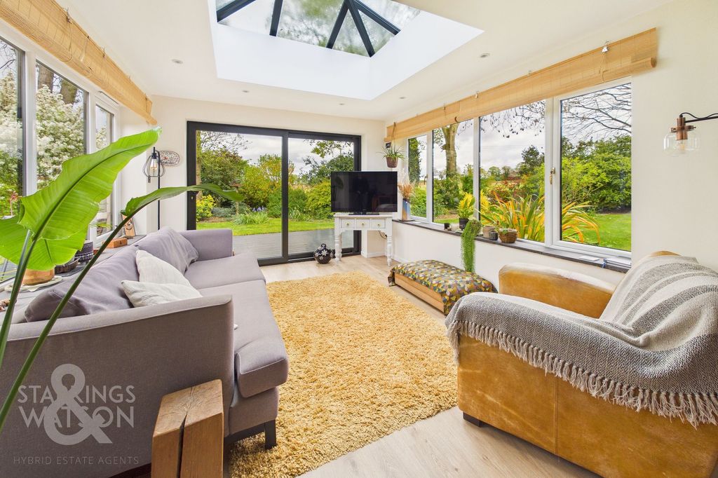 Property photo 2 of 25