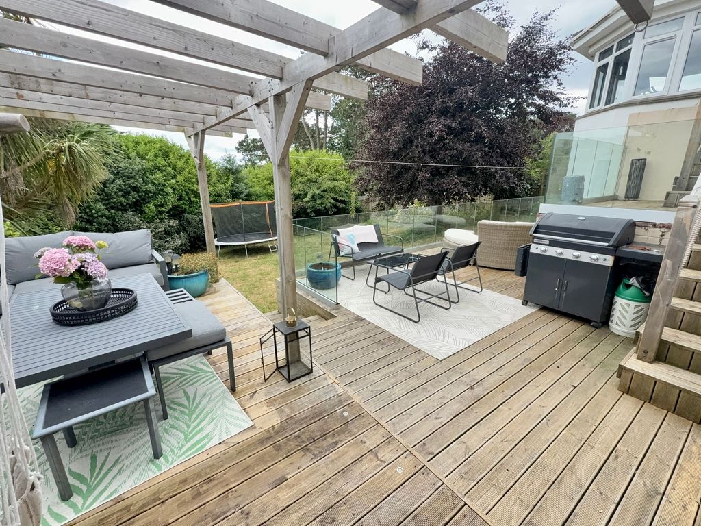 Property photo 3 of 32