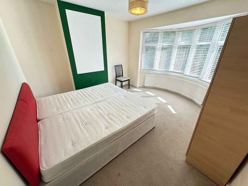 Property photo 1 of 7 4441640