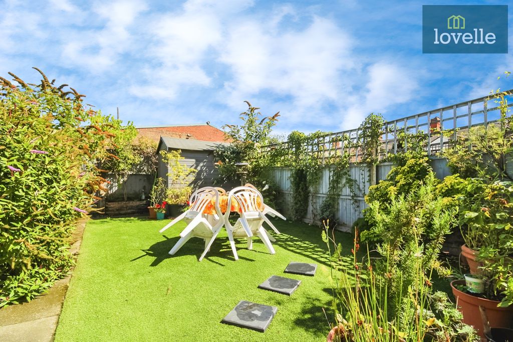 Property photo 2 of 18