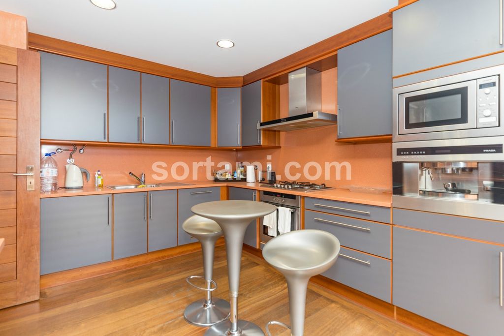 Property photo 3 of 33