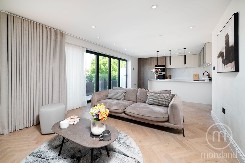 Property photo 2 of 17 5081692