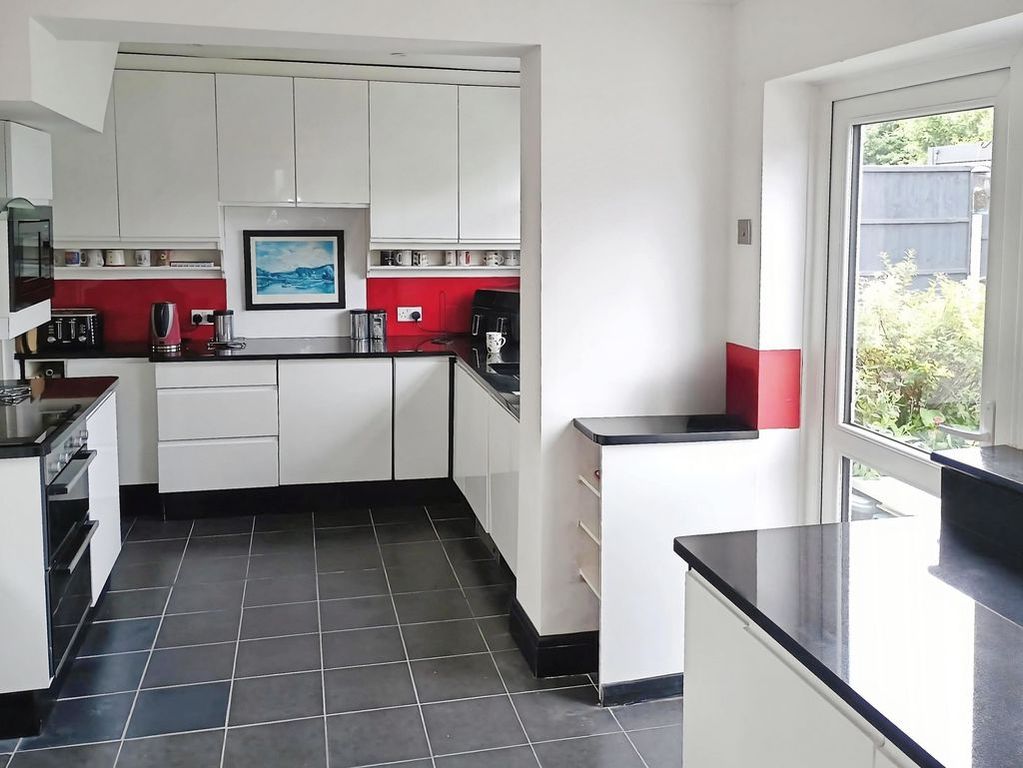 Property photo 3 of 28 Woodlow