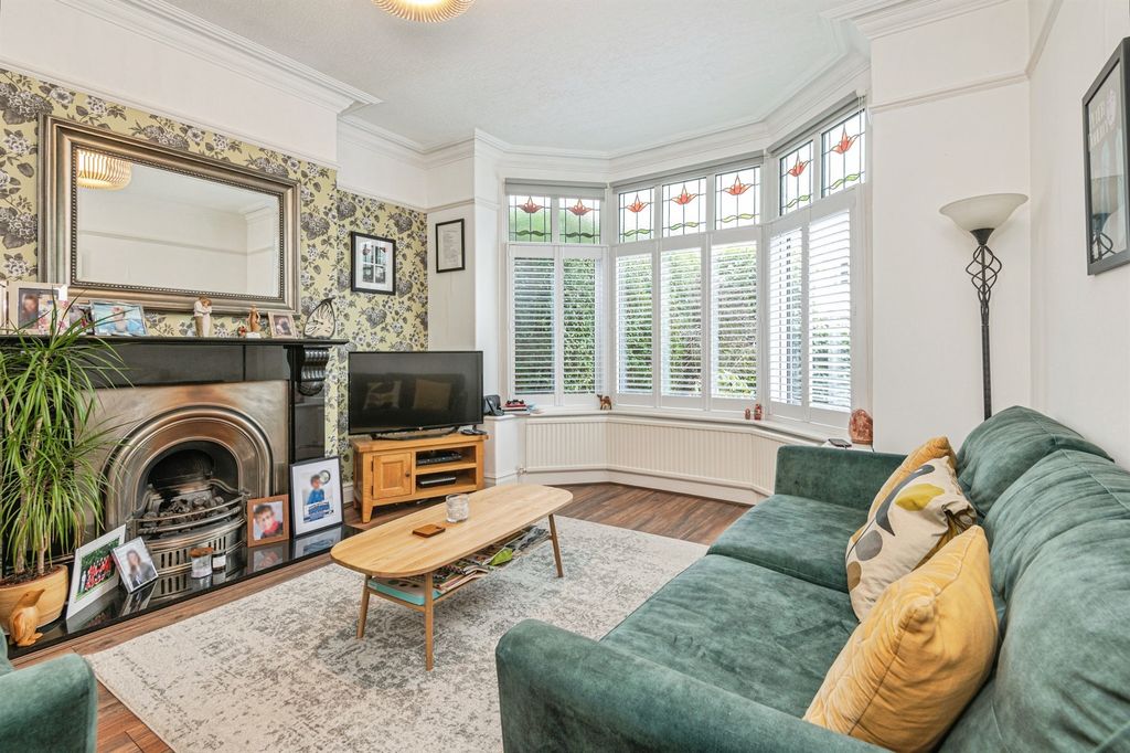 Property photo 3 of 17