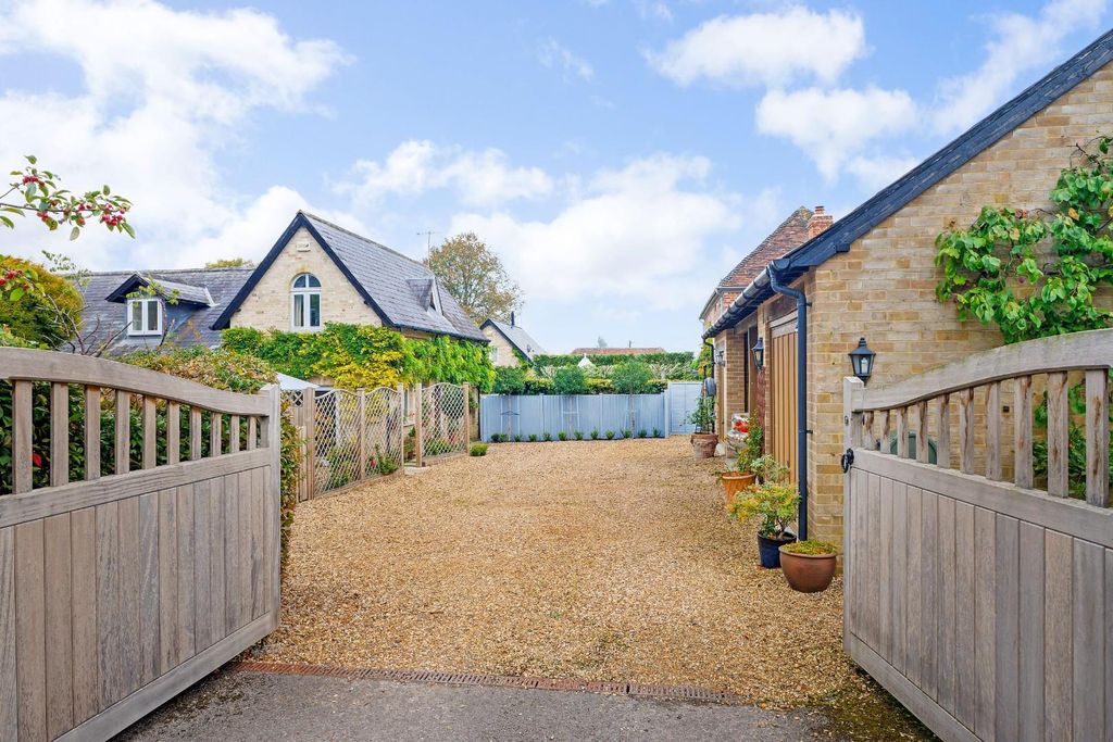 Property photo 2 of 25 98059_The-Old-Dairy-Stratford-Sub-Castle (5).Jpg