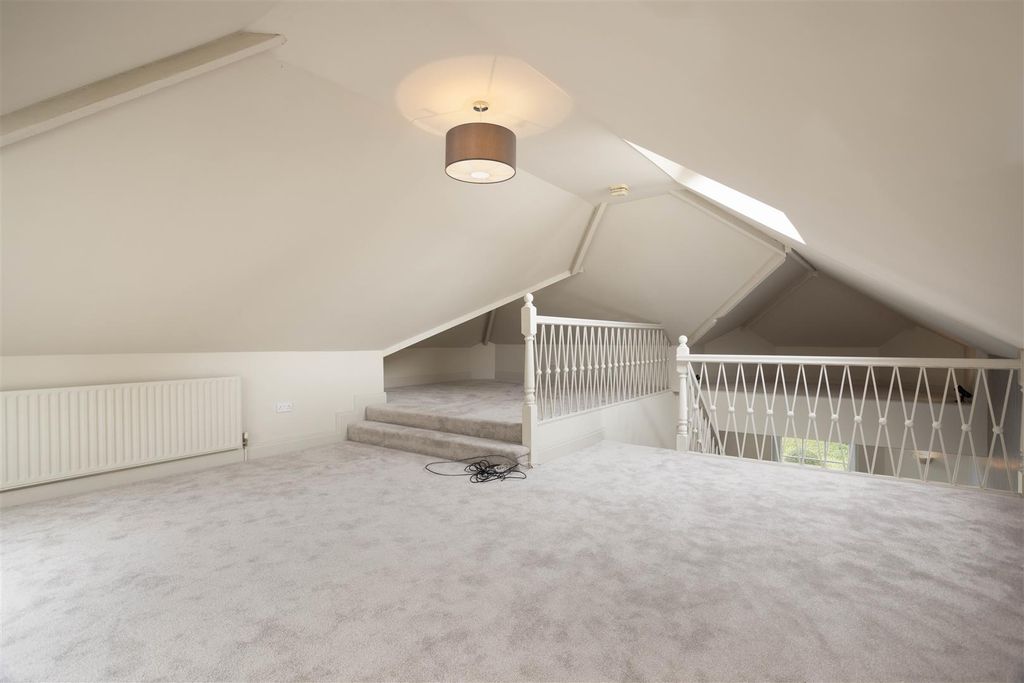 Property photo 3 of 12 00011.Jpg