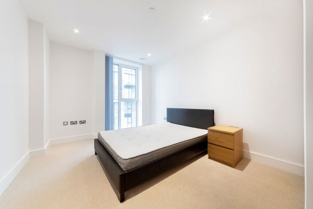Property photo 2 of 14 4434991