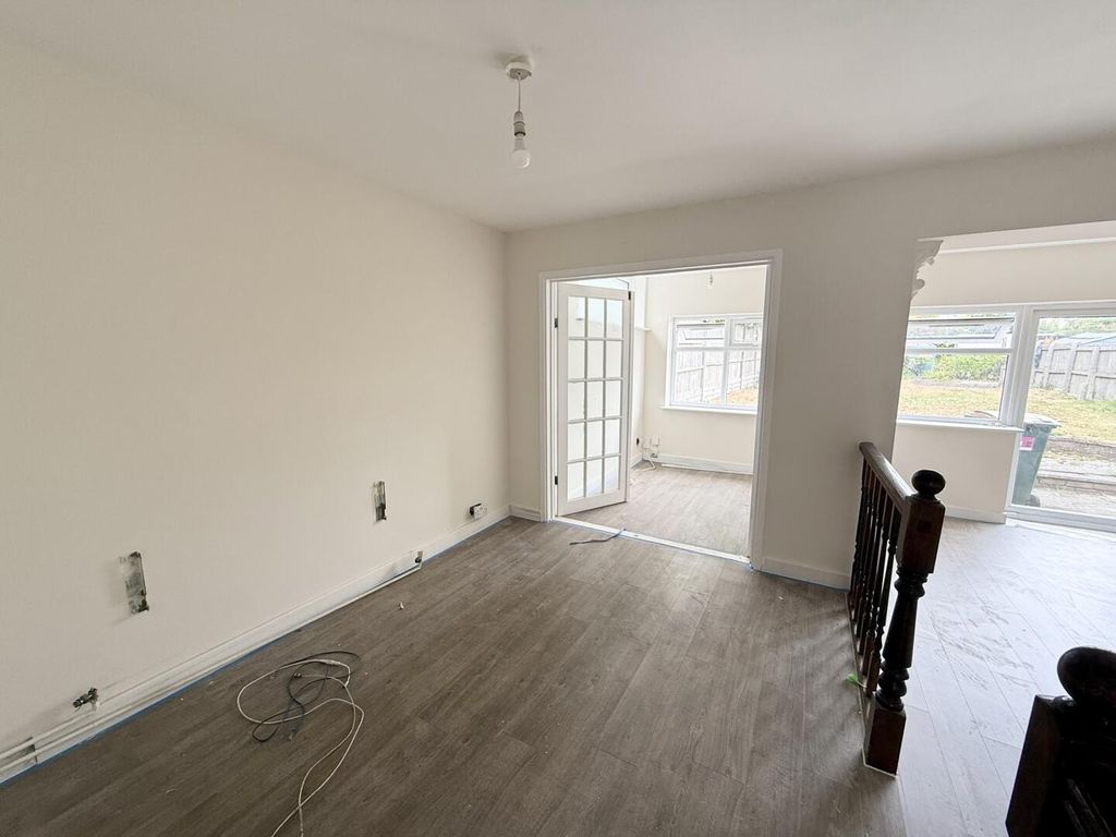 Property photo 3 of 9 Living Room