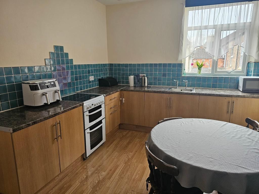 Property photo 2 of 15 Flat 2 Kitchen