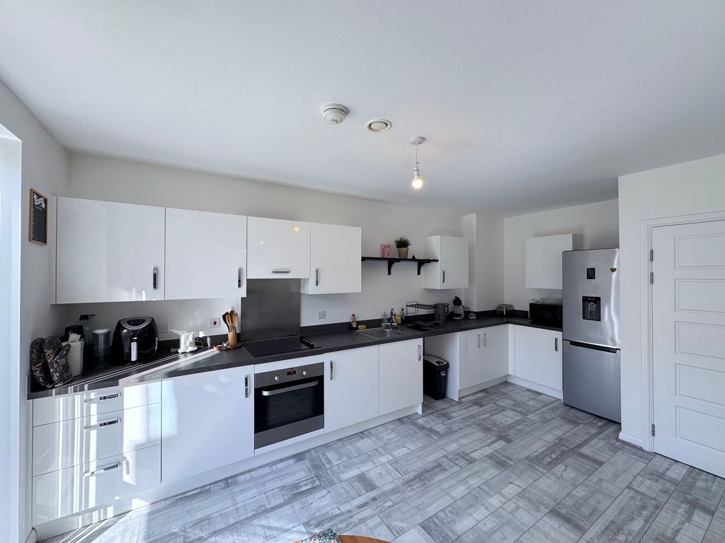 Property photo 2 of 15 Kitchen