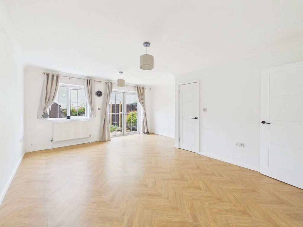 Property photo 3 of 23