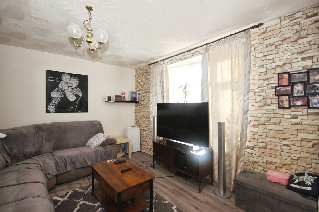 Property photo 2 of 14 Pbox-Img.Jpg