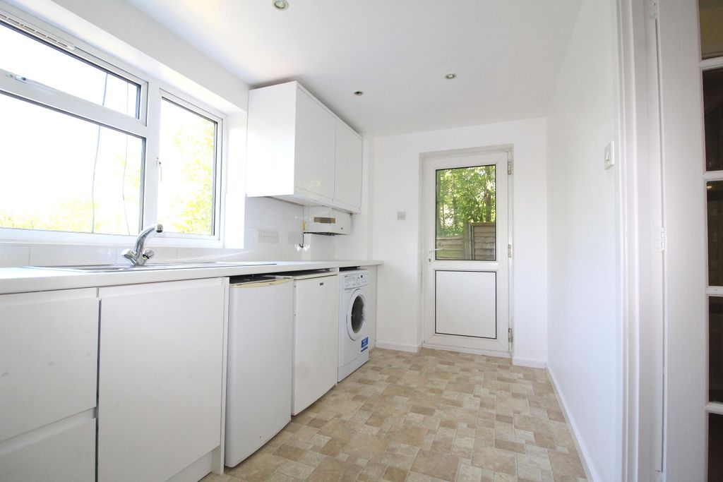 Property photo 3 of 13 Kitchen