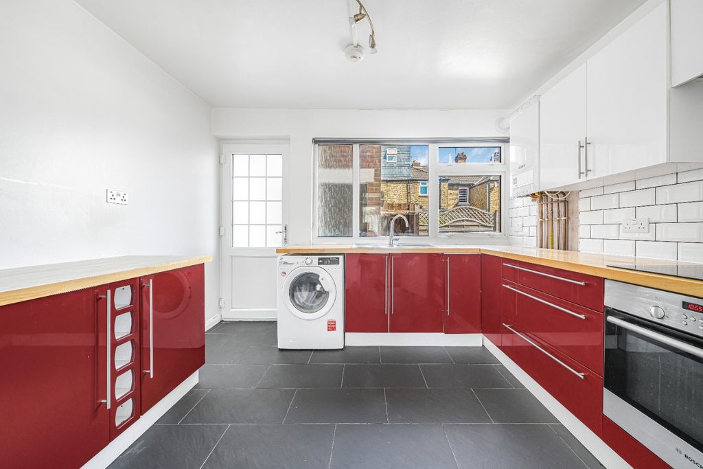 Property photo 2 of 12 5323533