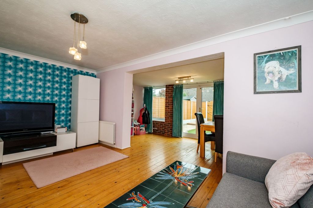 Property photo 2 of 10