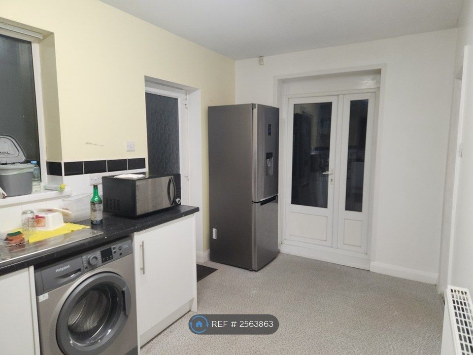 Property photo 3 of 25