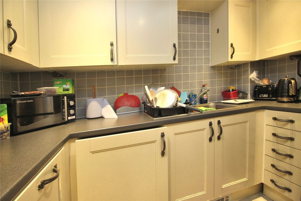 Property photo 2 of 8 Picture No. 10