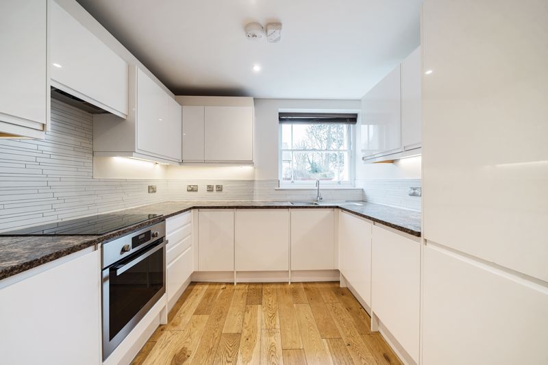 Property photo 3 of 10 Photo 8