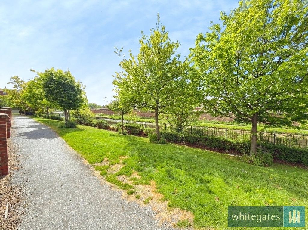 Property photo 2 of 18 Picture No. 09